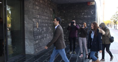 El alcalde de Paterna, Juan Antonio Sagredo, acude “tranquilo y sonriente” a declarar como investigado por el caso Halloween El alcalde de Paterna, Juan Antonio Sagredo, acude “tranquilo y sonriente” a declarar como investigado por el caso Halloween