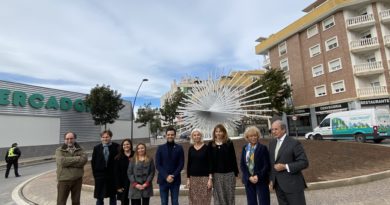 Donan a Paterna una escultura de Adreu Alfaro para la rotonda de Los Molinos Donan a Paterna una escultura de Adreu Alfaro para la rotonda de Los Molinos